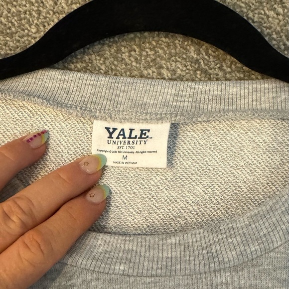 New Yale Gray T-Shirt Cut Off Size M - Picture 2 of 3